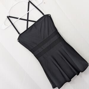 NWOT! NEWPORT NEWS! SUN STREET! LUXE BLACK SKIRTED, MESH WAIST SWIMSUIT! SZ 10